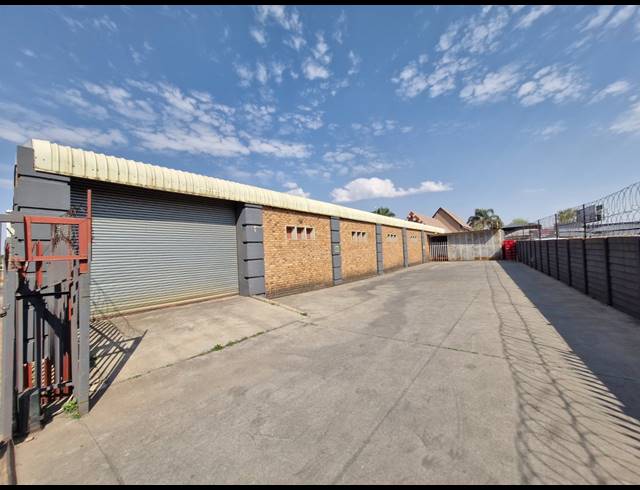 900M² RETAIL TO LET IN BARDENE